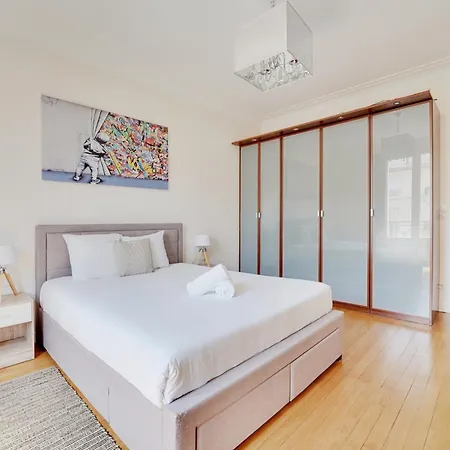 Joli 90m2 - 2 Ch Proche Champs-elysees, Climatise Apartment Neuilly-sur-Seine